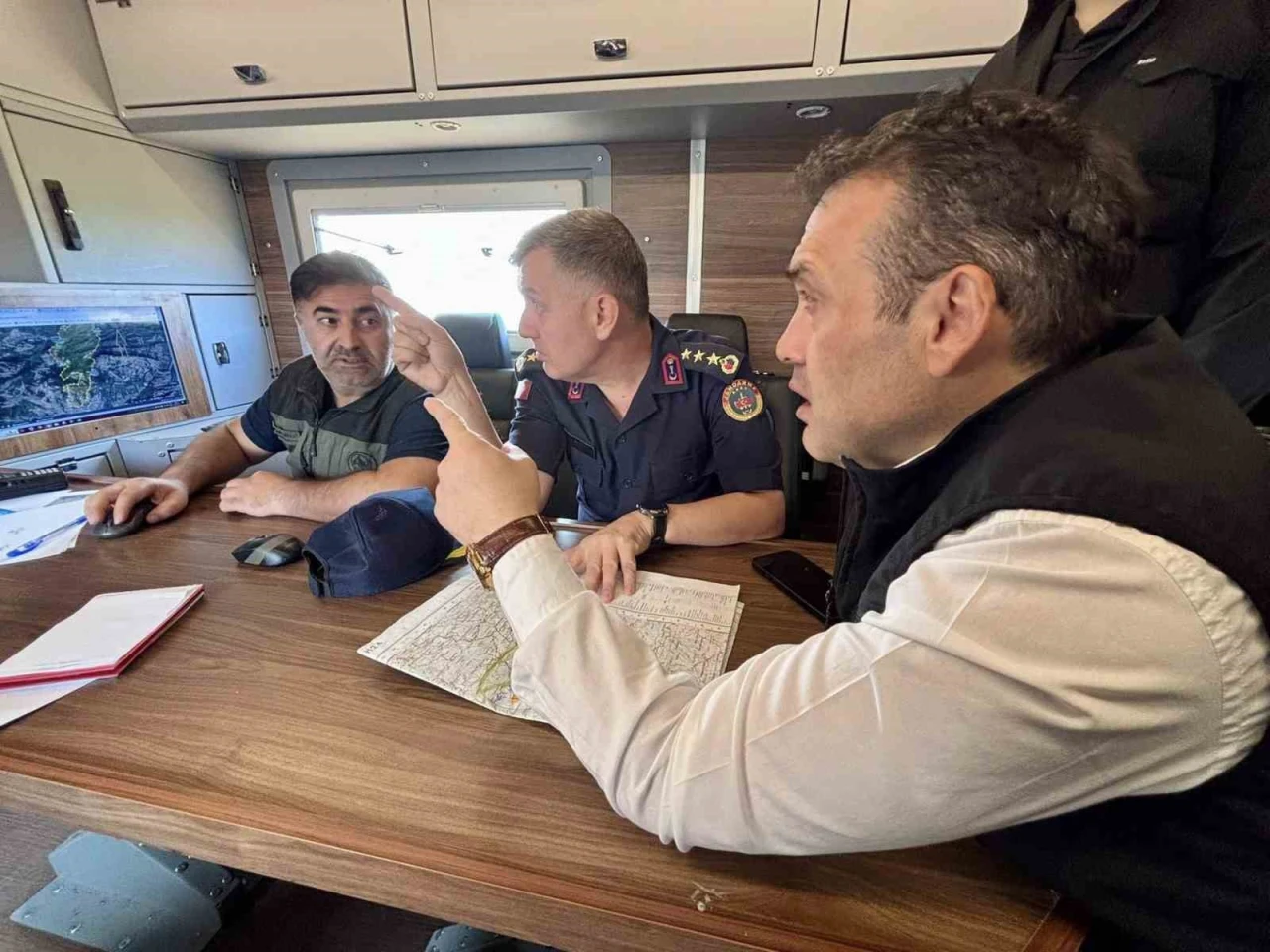 Vali Sözer Yangın Bölgesinde: Tüm İmkanlar Seferber Edildi