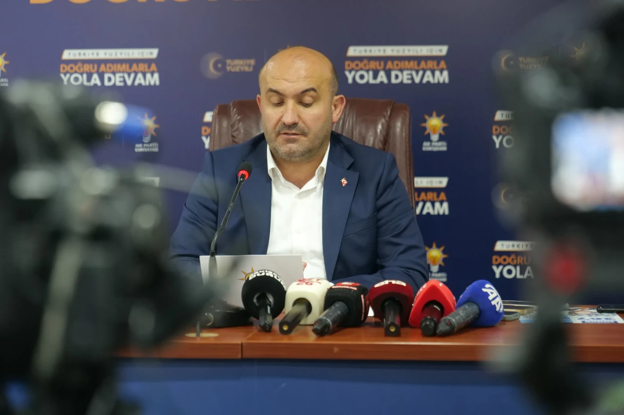 AK Parti İl Başkanı Gürhan Albayrak’tan orman yangını, karikatür krizi ve yatırımlar hakkında açıklama