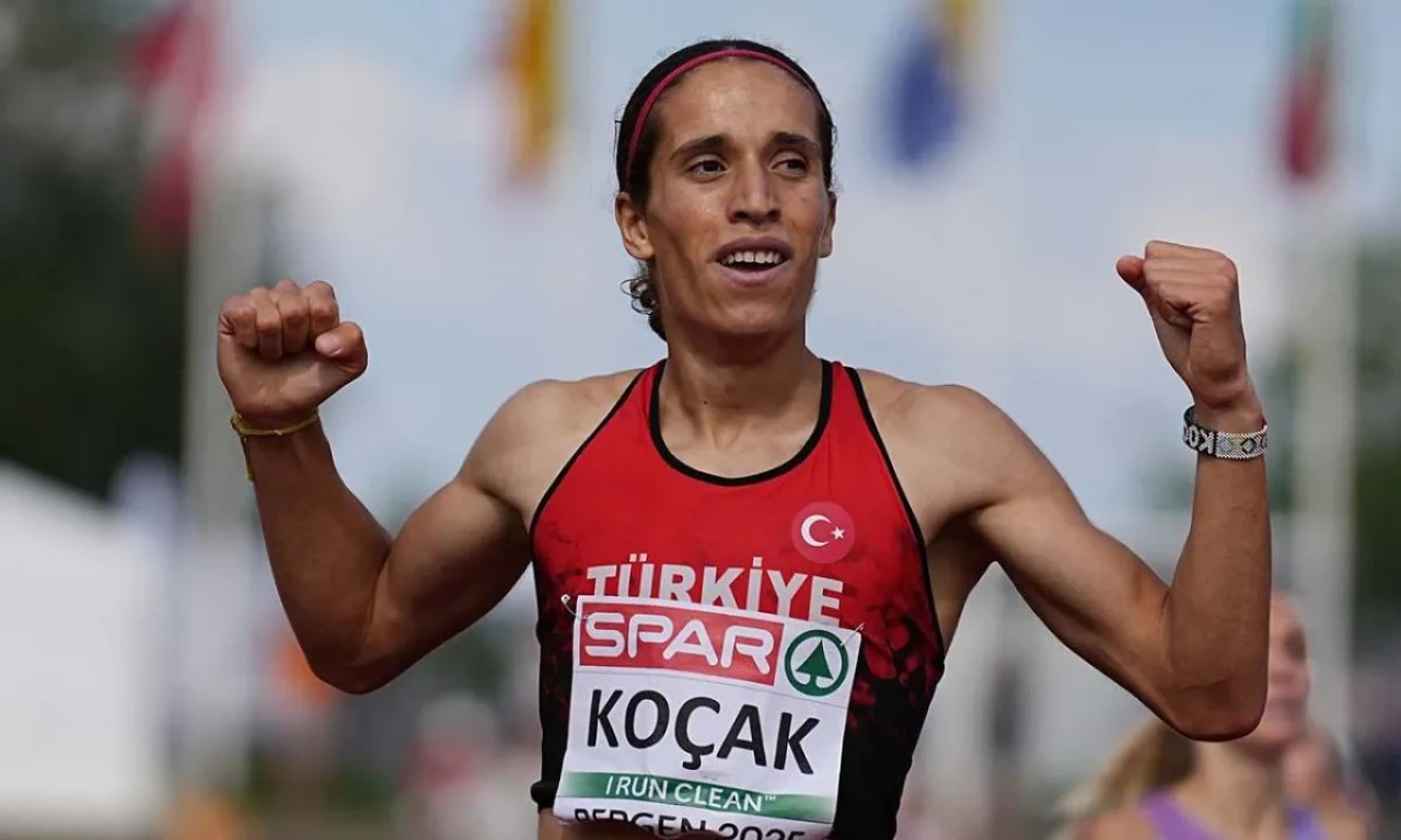 Dilek Koçak Kimdir aslen nereli, kaç yaşında ? Genç Yaşında Avrupa Zirvesine Ulaşan Türk