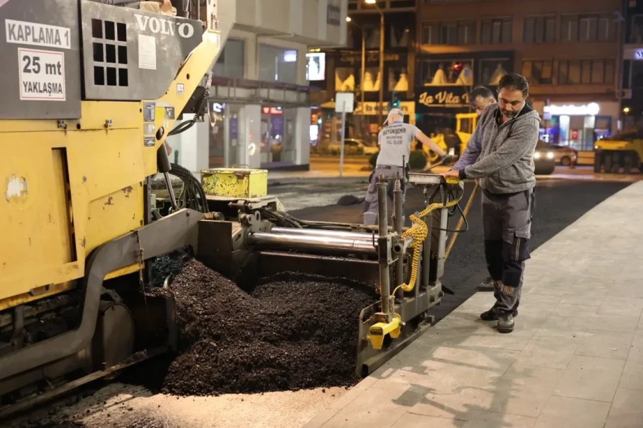 Eskişehir Büyükşehir Belediyesi’nden Gece Mesaisi