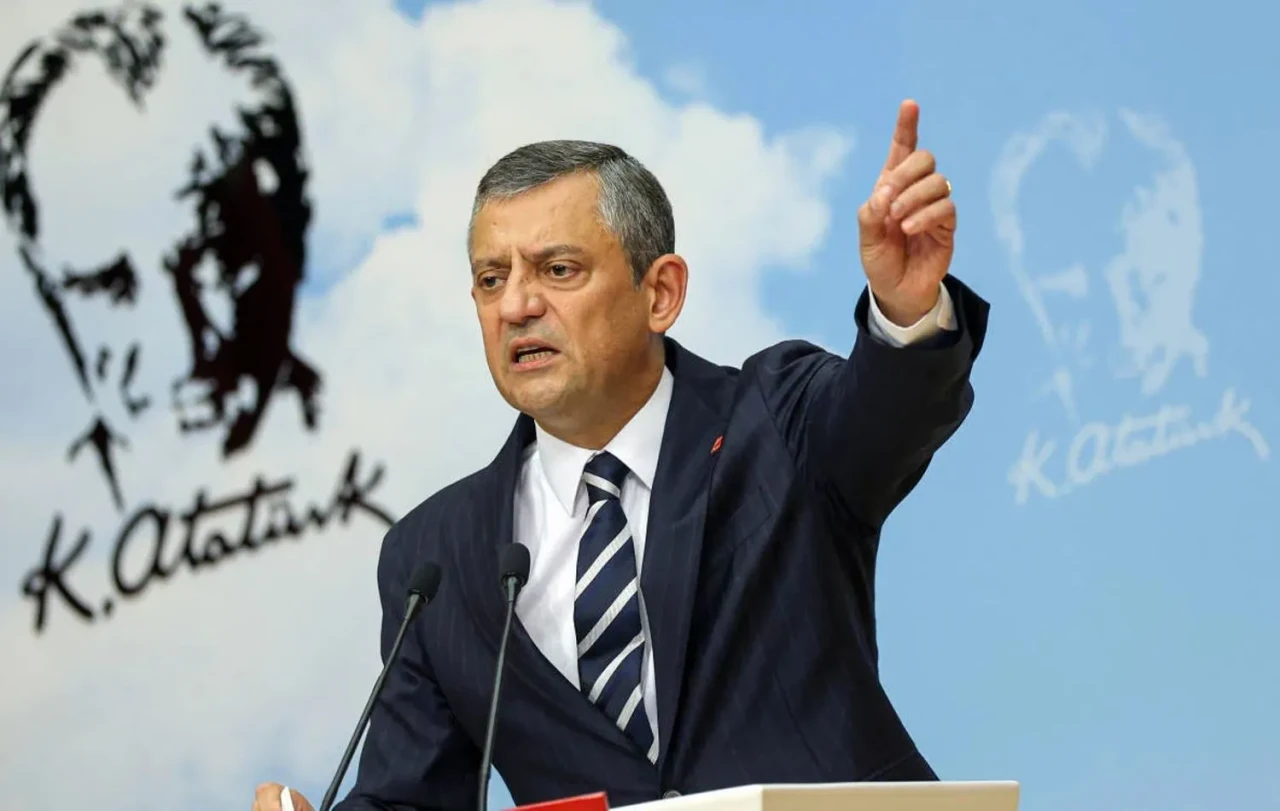 Özgür Özel: “Millet Beklemek İstemiyor, Biz de Taviz Vermeyeceğiz”