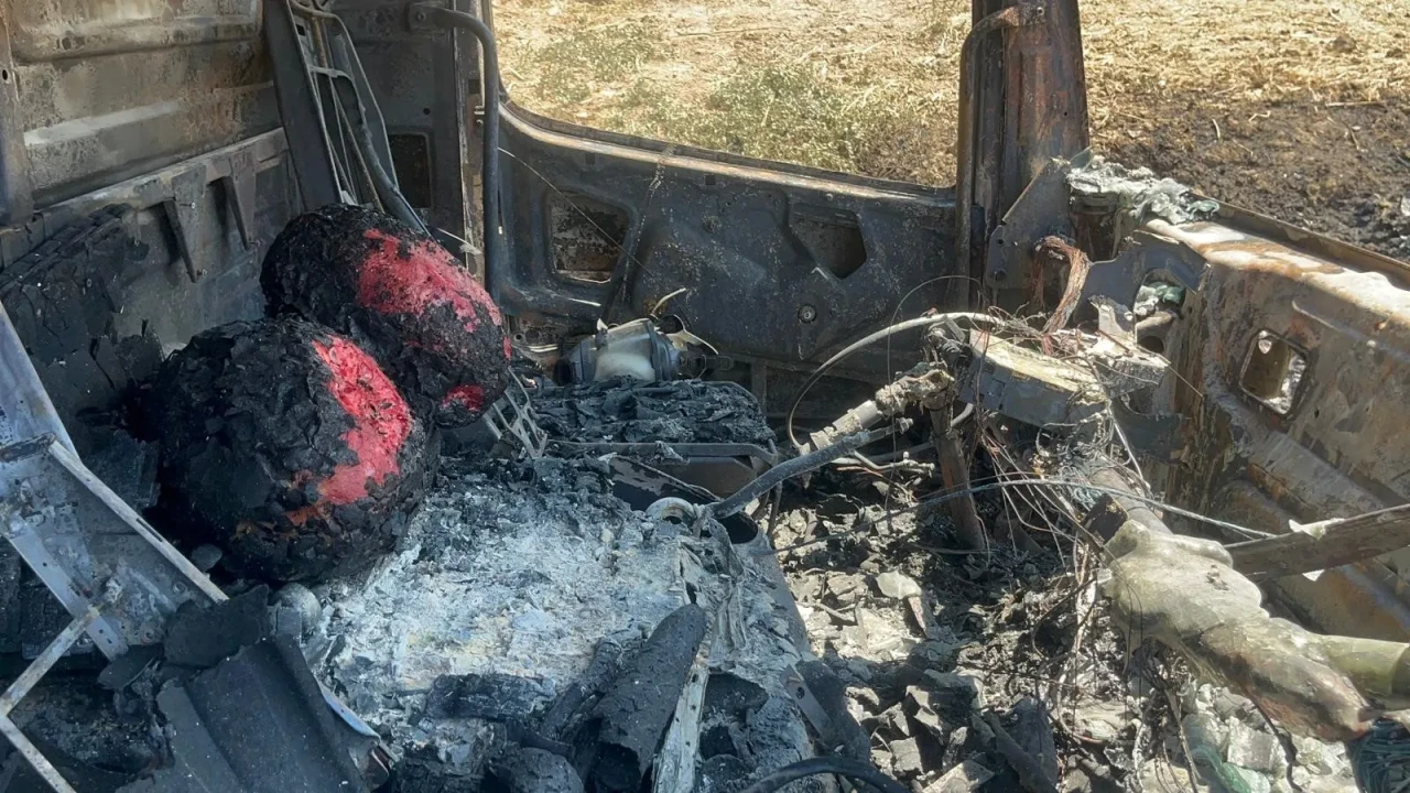 Yangından Geriye Yanan Karpuzlar ve Simsiyah Baret Kaldı