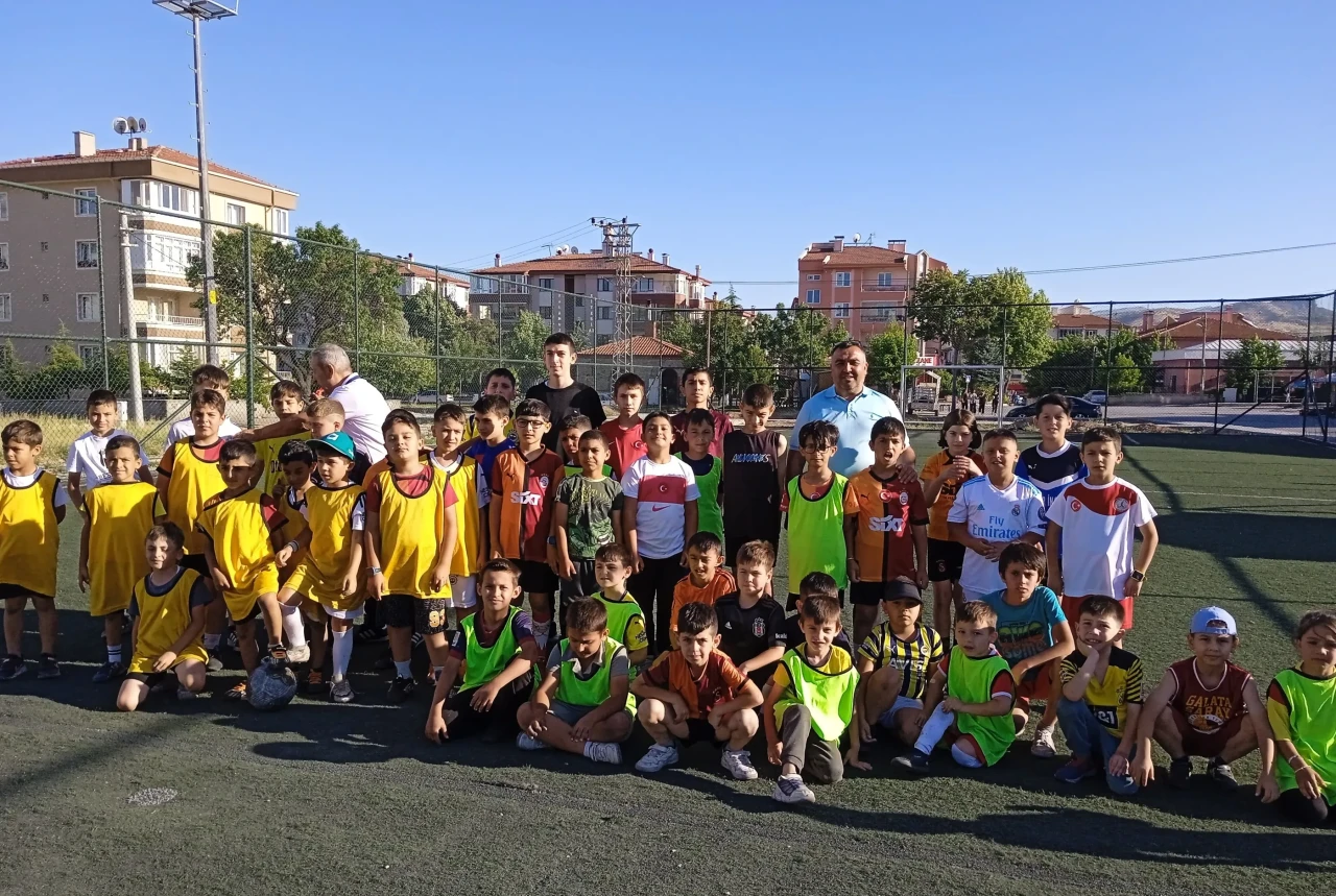 Afyonkarahisar’da Çocuklara Yönelik Futbol Kursu Başladı