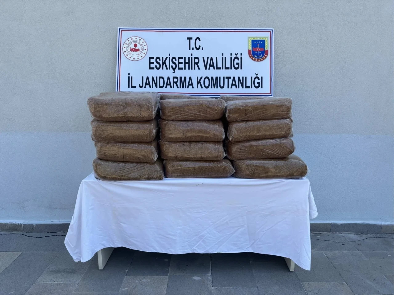 Eskişehir Jandarmasından Kaçak Tütün Operasyonu