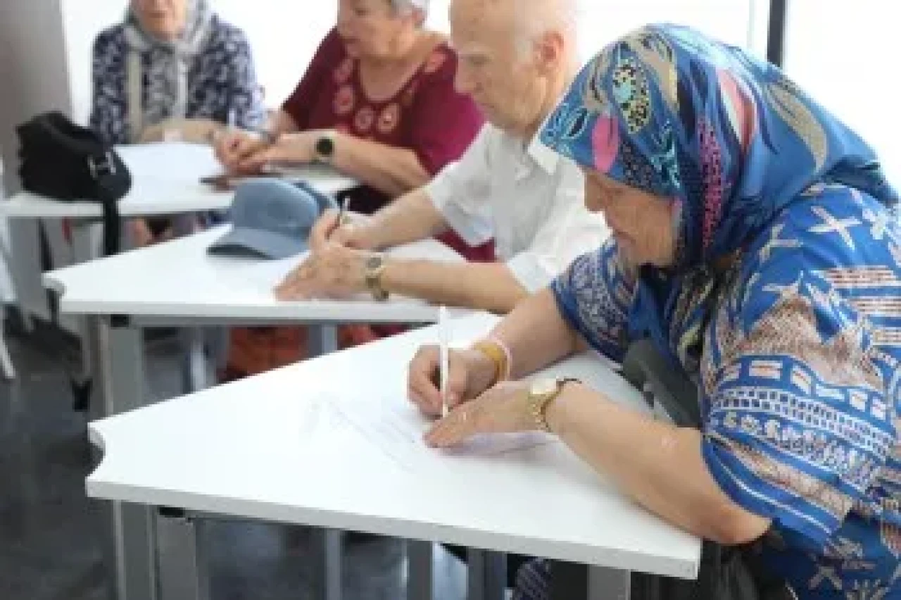 Emek Kafe, Kıdemli Vatandaşların Yeni Sosyal Buluşma Noktası Oldu