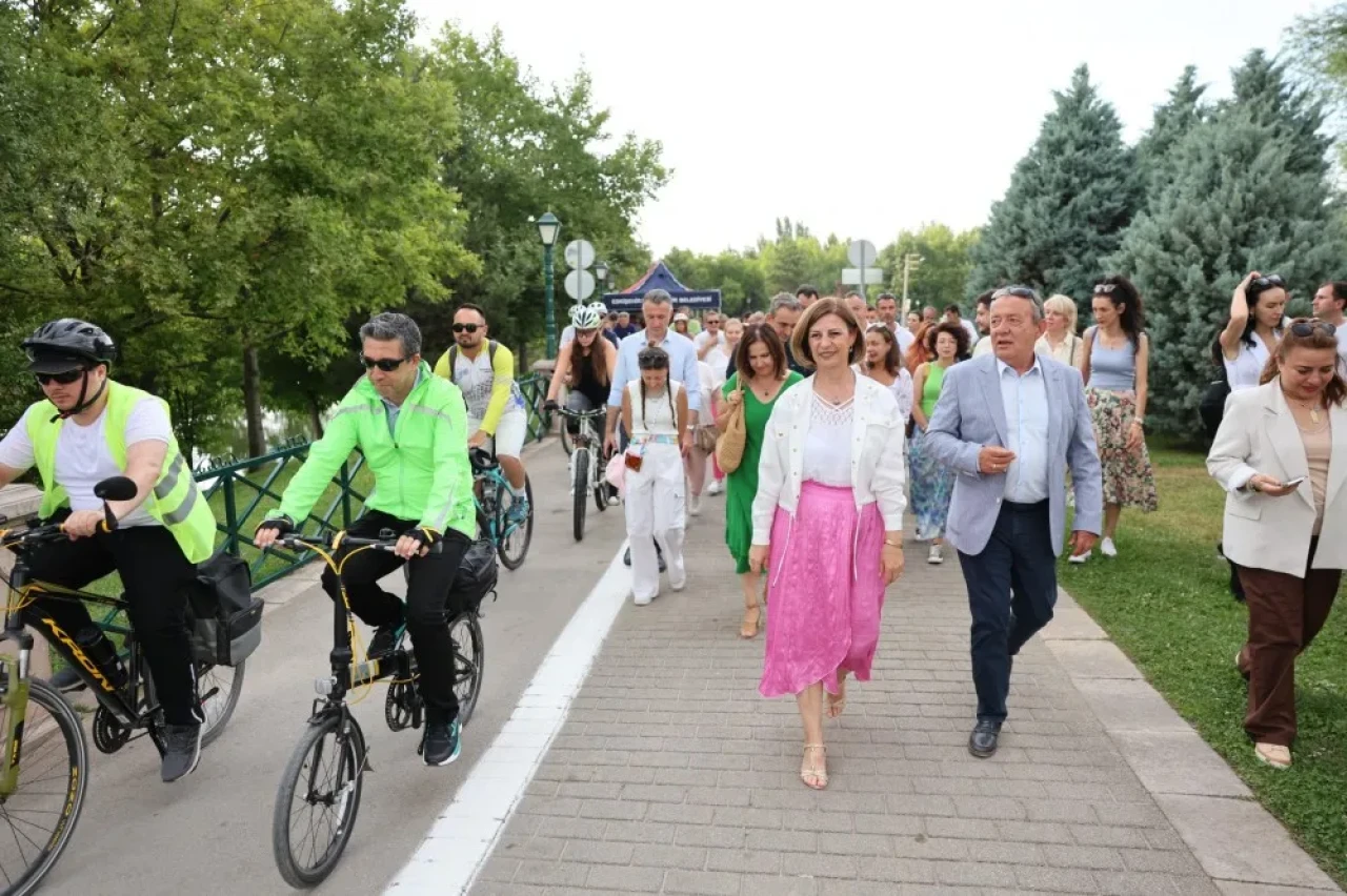 Eskişehir’de Velespit Parkı Törenle Açıldı: “Çevreci ve Sürdürülebilir Ulaşım Politikamızı Sürdüreceğiz”