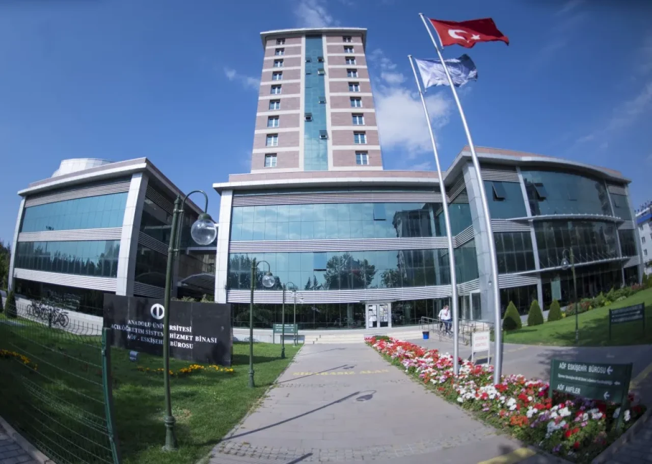 Anadolu Üniversitesi'nde Açıköğretim Fakülteleri Birleşiyor