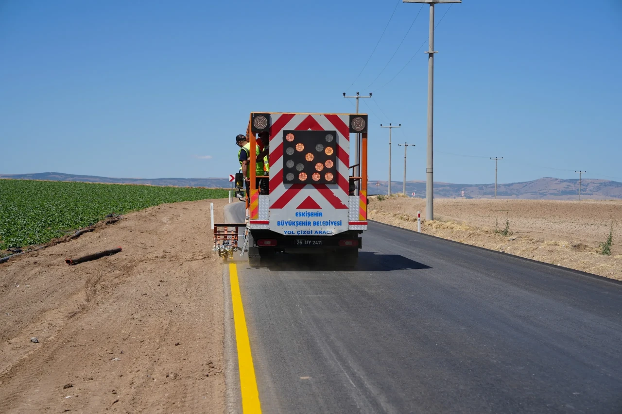 Eskişehir’de Yol Çizgileri Yenileniyor, Trafik Daha Güvenli
