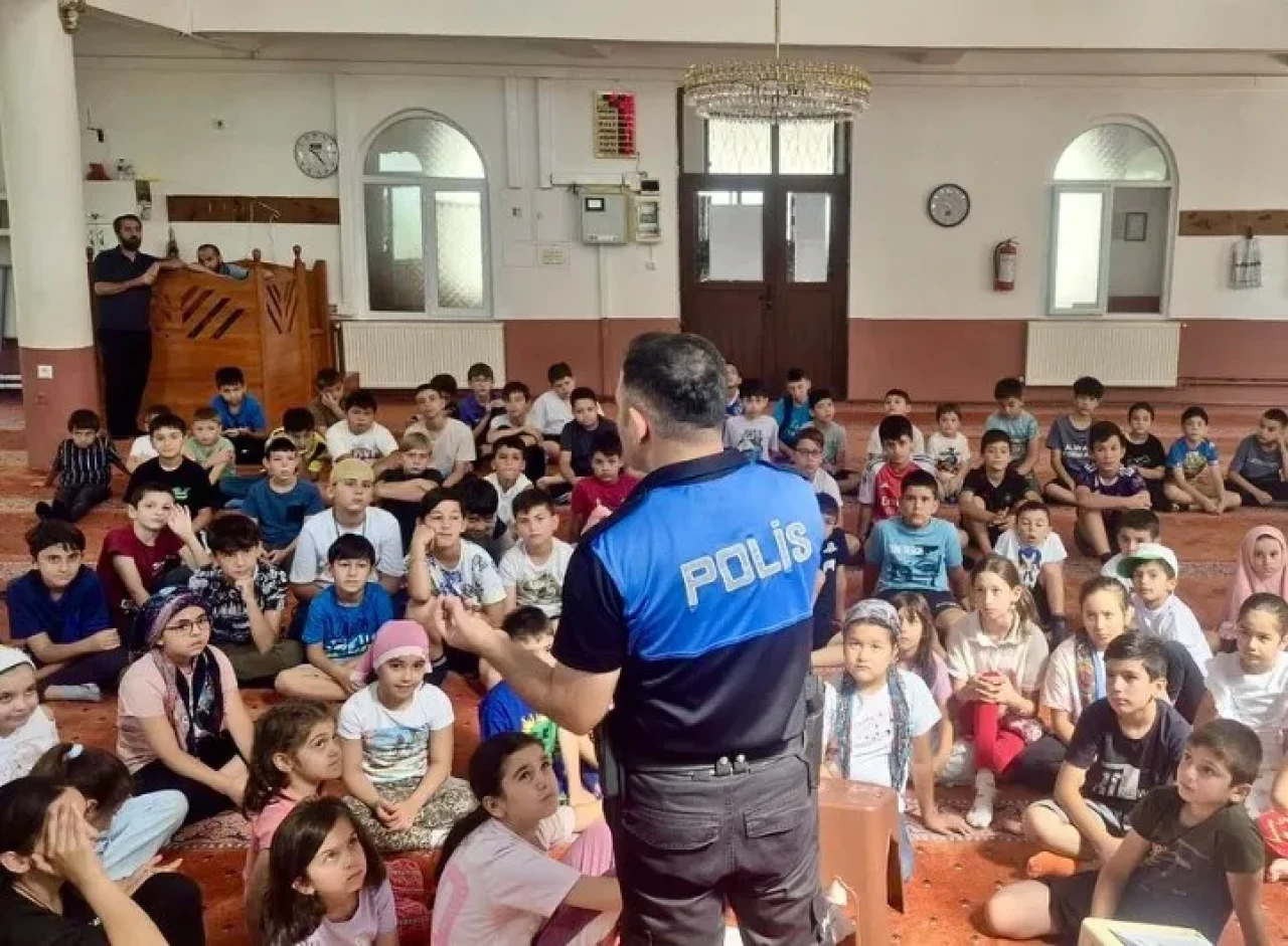 Bilecik’te Yaz Kur’an Kursu Öğrencilerine Güvenlik Eğitimi