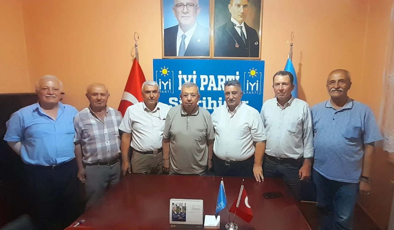 İYİ Parti Sivrihisar İlçe Başkanlığı’nda Görev Değişimi
