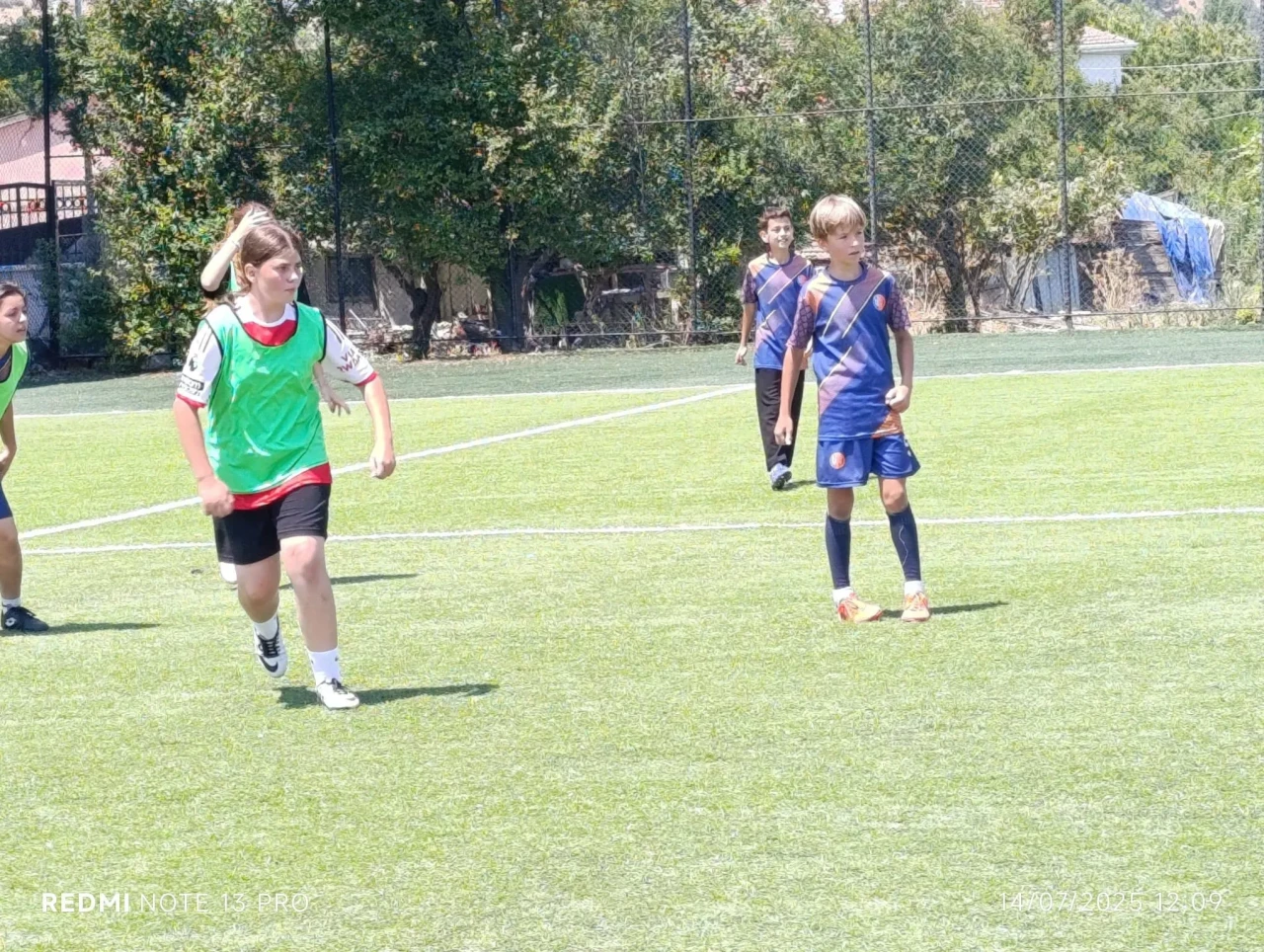 Bozüyük’te Kızlar ve Erkekler Futbol Turnuvası Coşkuyla Tamamlandı