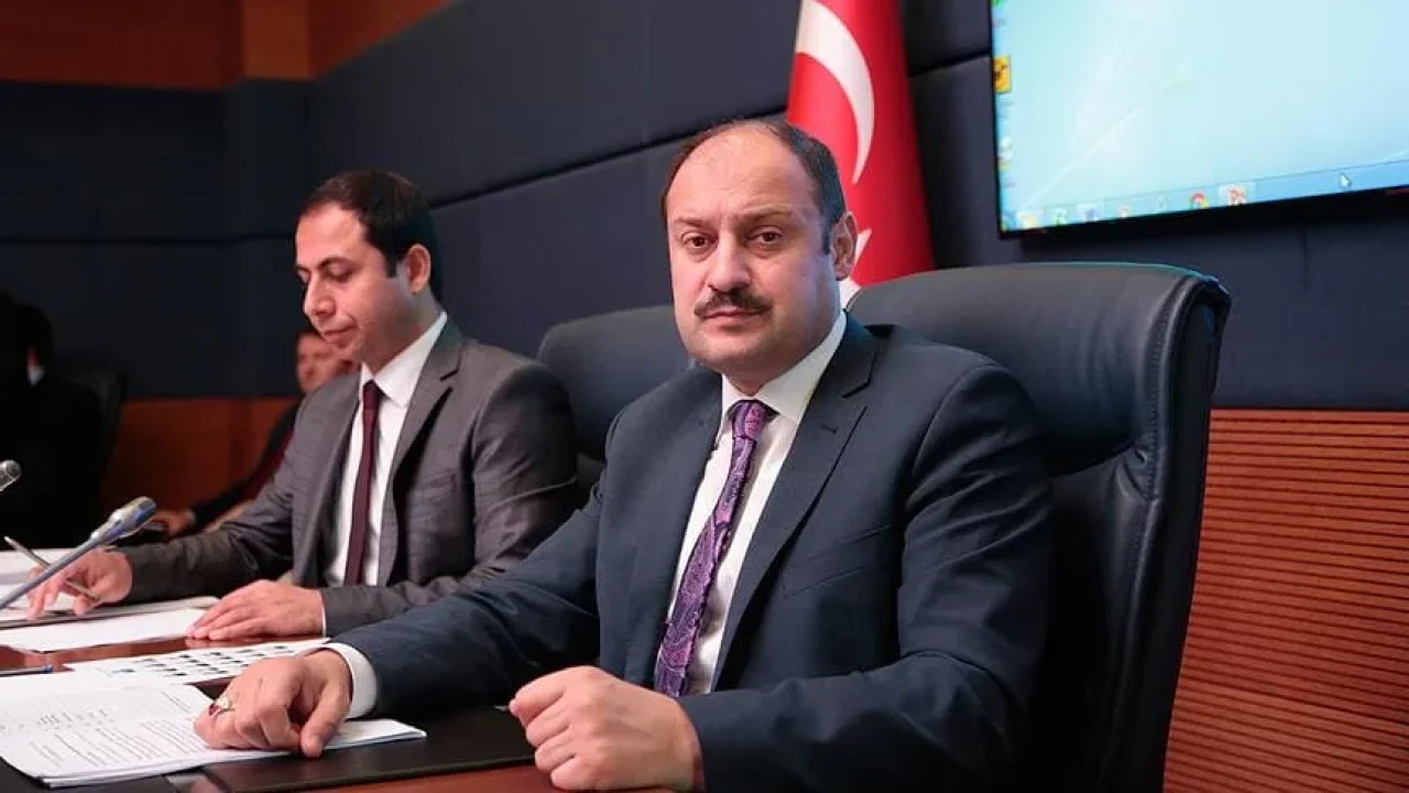 Mehmet Kasım Gülpınar Kimdir? Kökeni, Siyasi Kariyeri ve Naimi Aşireti ile Bağlantısı