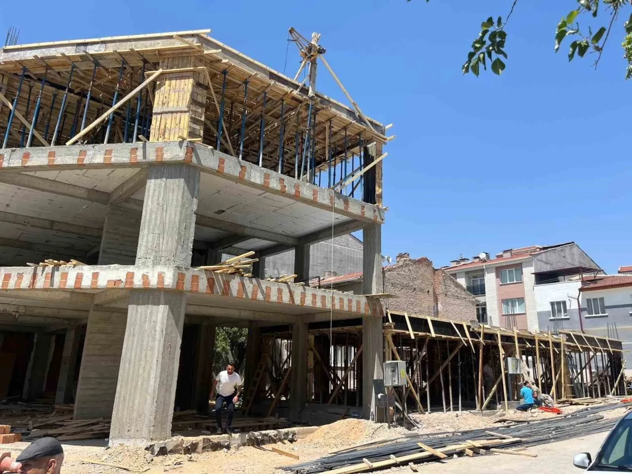 Eskişehir’de İnşaatta Elektrik Çarpması: 1 İşçi Yaralandı