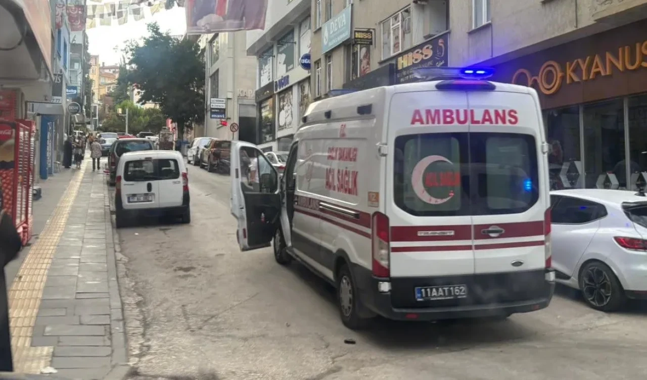 Ani Fren Yapan Sürücü Yaralandı