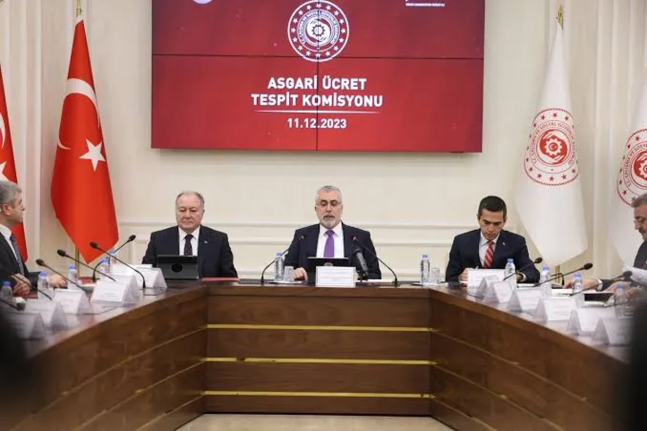 Asgari ücret pazartesi günü netleşecek