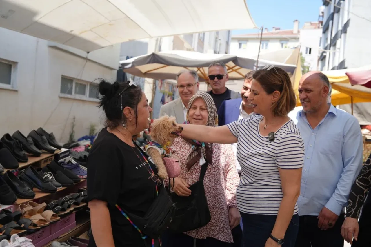 Başkan Ünlüce, Sütlüce Mahallesini Ziyaret Etti