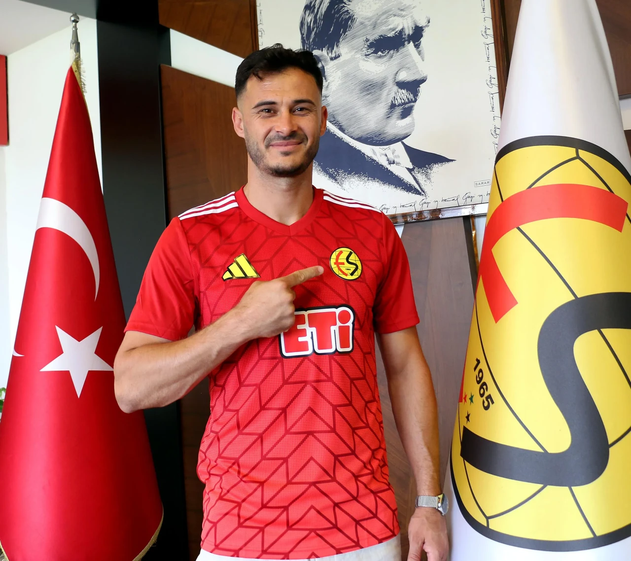 Eskişehirspor'dan Savunmaya Takviye: Deniz Keskin Kadroya Katıldı!