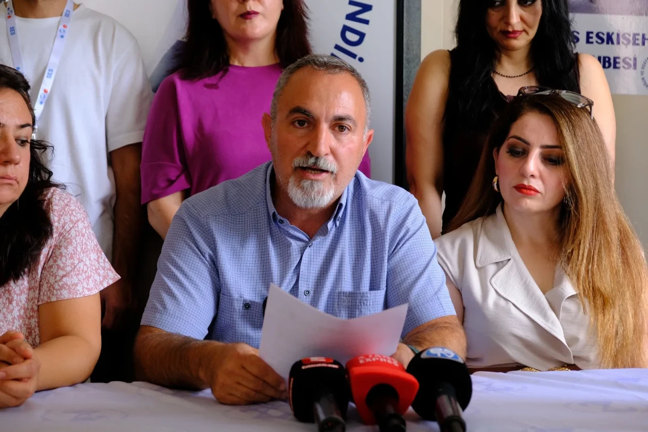 SES Eskişehir Şubesi’nden toplu sözleşme öncesi açıklama: “Sosyal hizmet çalışanları sosyal hizmete muhtaç hale geldi”