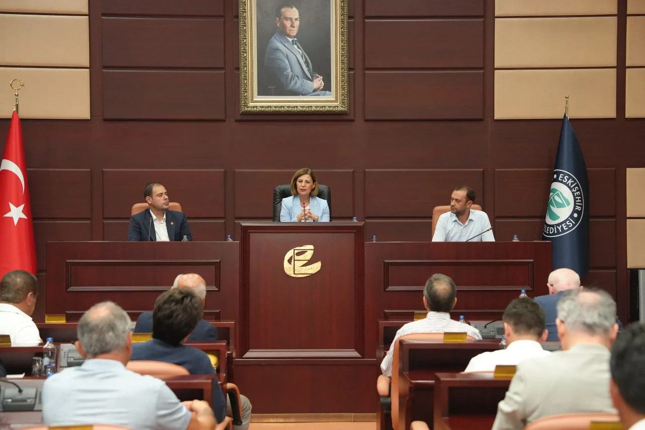 Ayşe Ünlüce’den Büyükerşen Hakkındaki İddialara Yanıt: “Yargı Süreci Beklenmeli”