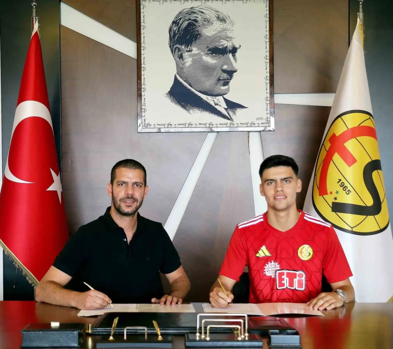 Eskişehirspor’da Sadullah Kabayel ile Sözleşme İmzalandı