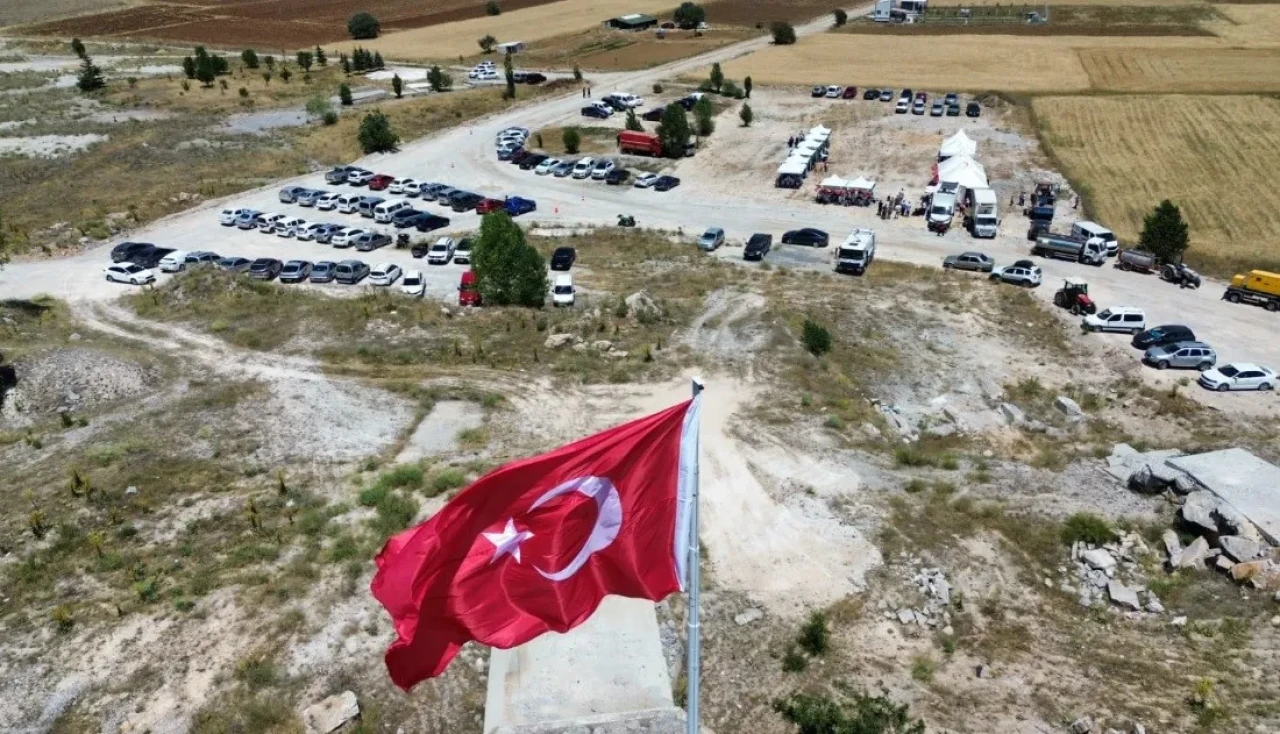 Kütahya Boztepe’de Aziz Şehitler Coşku ve Saygıyla Anıldı