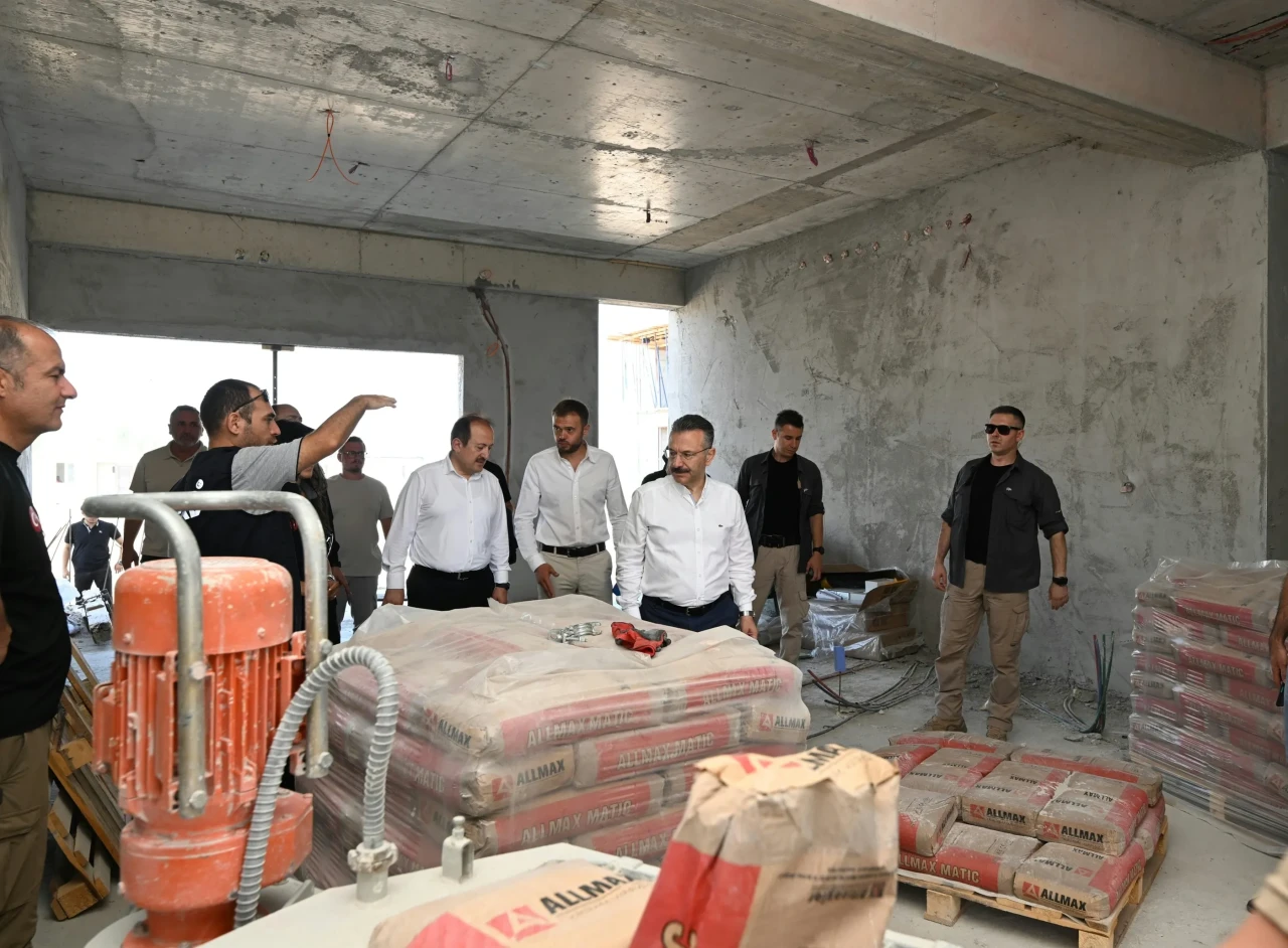 Vali Hüseyin Aksoy, Eskişehir AFAD’ın Yeni Hizmet Binasını İnceledi