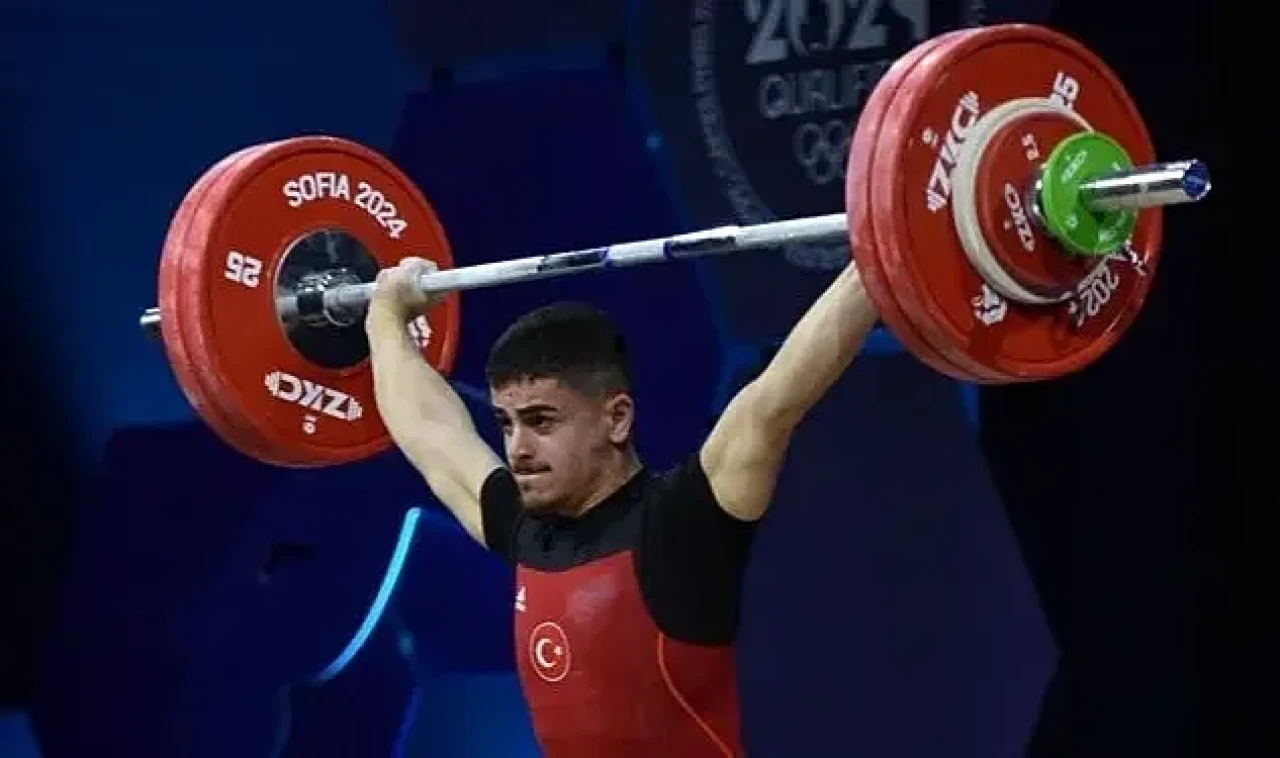 Kaan Kahriman Kimdir aslen nereli, kaç yaşında, boyu ve kilosu? Avrupa Şampiyonu Genç Haltercinin Yükselişi