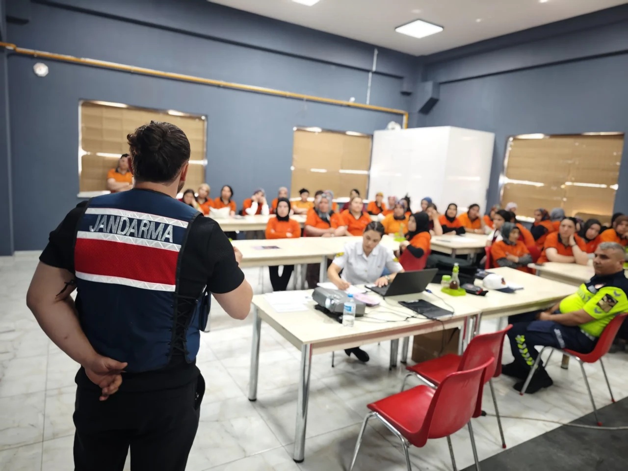 Eskişehir’de Sanayi Çalışanlarına Jandarmadan Bilgilendirme Semineri