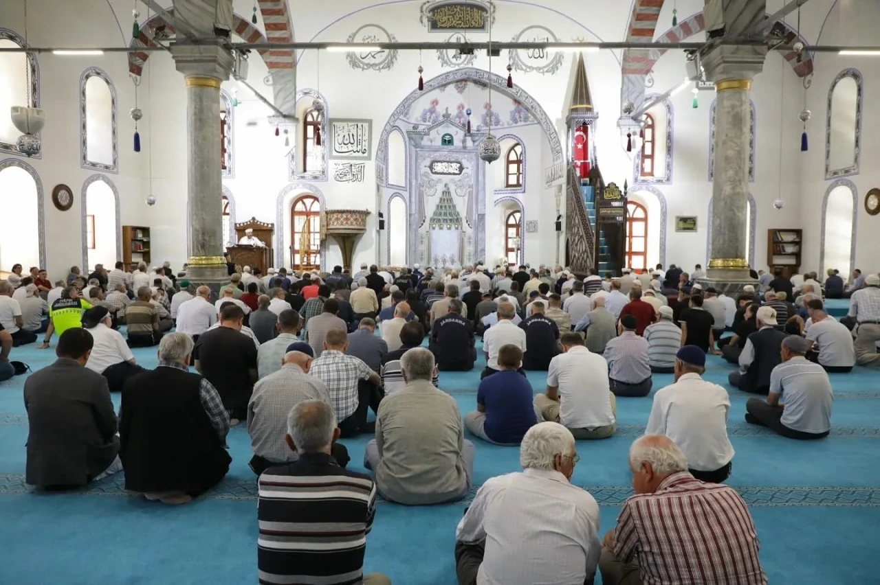 Kütahya’da 15 Temmuz Şehitleri İçin Mevlid Programı Düzenlendi