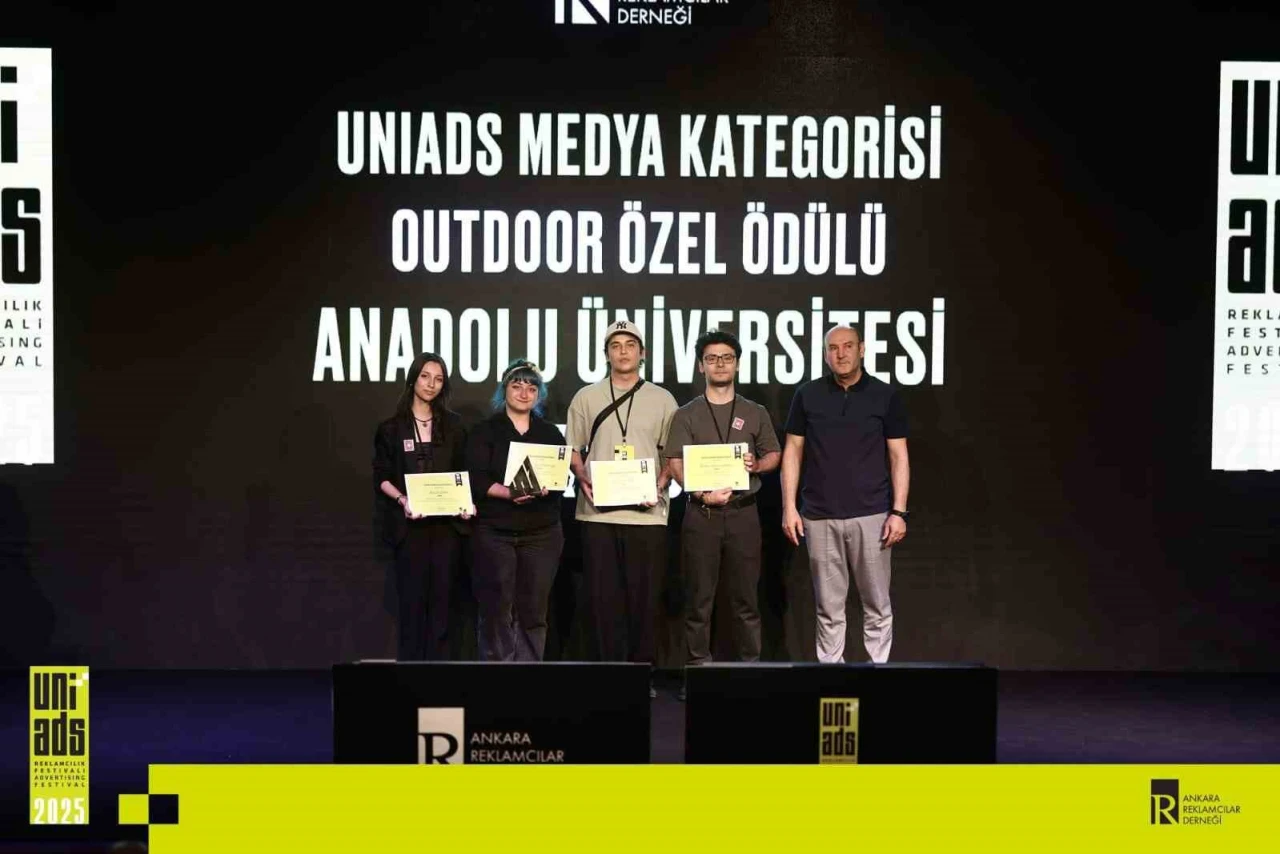 Anadolu Üniversitesi Öğrencilerine Ankara’da Büyük Ödül!