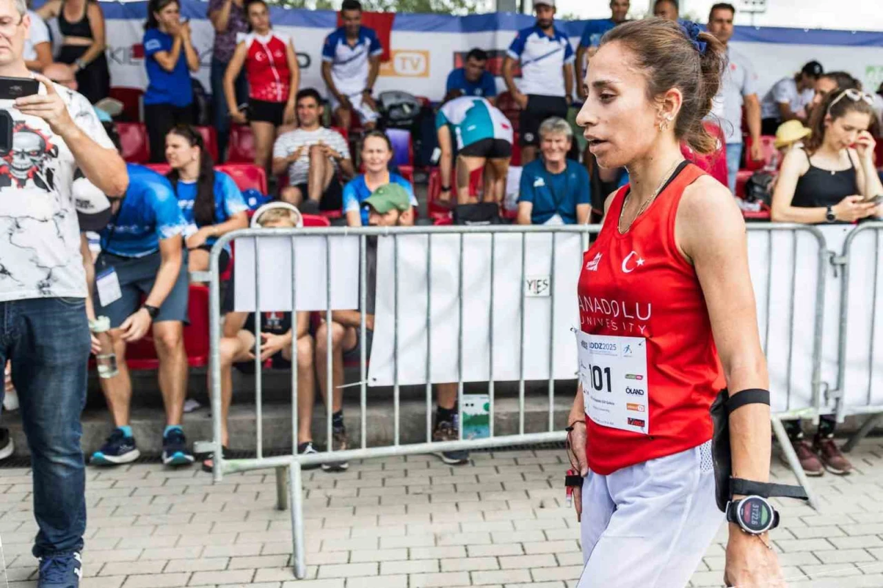 Elif Gökçe Avcı, Polonya'daki Şampiyonada Anadolu Üniversitesi'ni Gururlandırdı