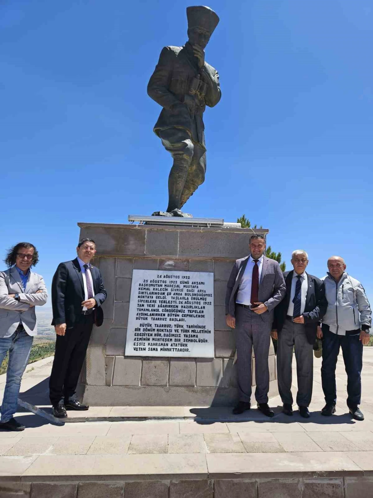 Anadolu Basın Birliği Heyeti Kocatepe’de Şehitleri Andı