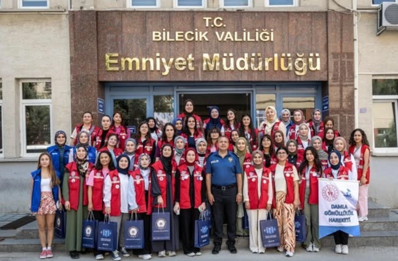 Bilecik’e Gelen Gönülle Gençler İl Emniyet Müdürü Yılmazı Ziyaret Etti