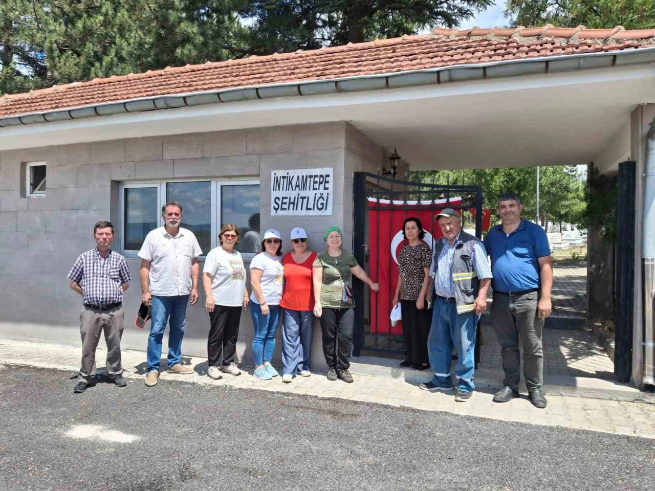 Bozüyük’te Şehitlikte Anlamlı Çalışma: Her Ay Bir Şehitliğe Dokunacaklar