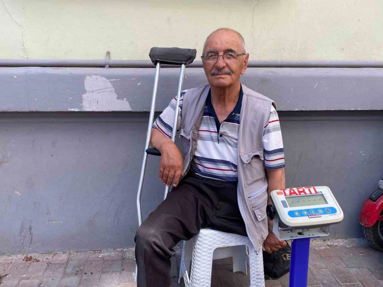 18 yıldır tartıcılık yaparak geçimini sağlıyor