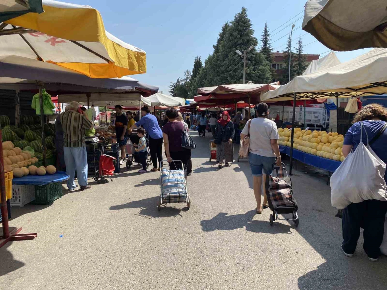 Çarşamba Pazarı'nın yer değiştirmesi tartışmalara neden oldu, esnaf karşı çıkıyor