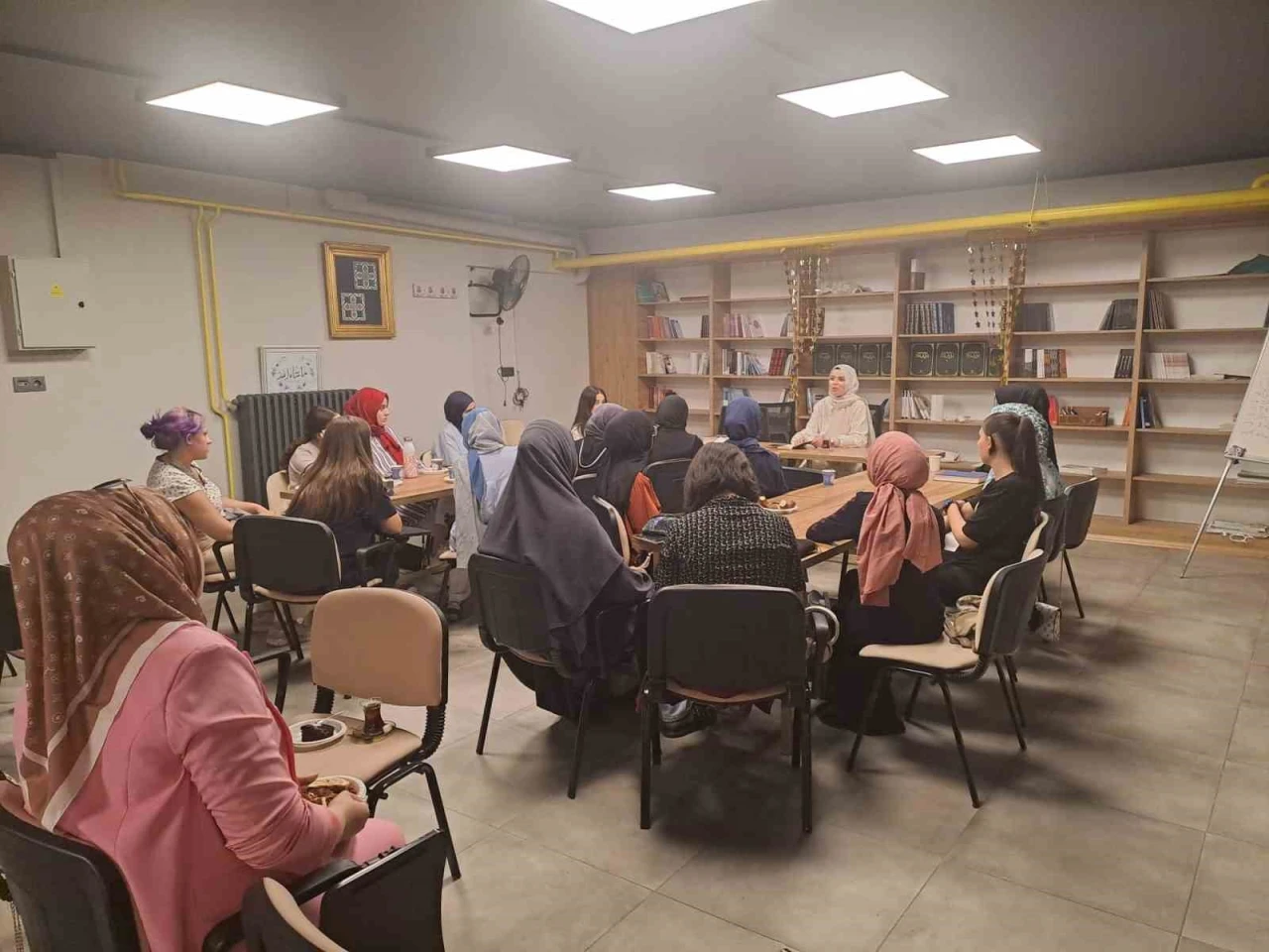 Gençlerin Yazın Coşkuyla Buluştuğu Sohbetler Başladı