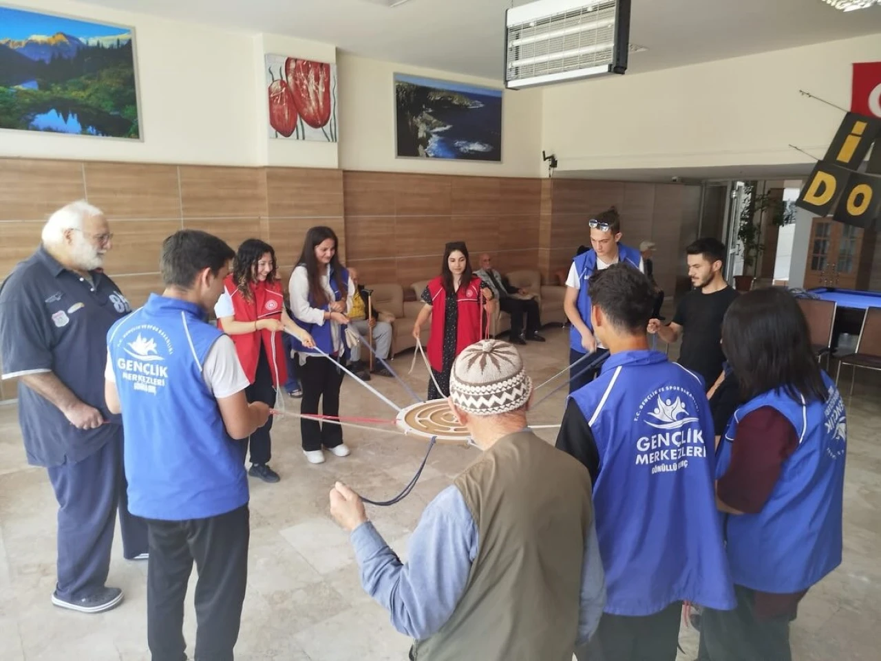 Huzurevinde Nesiller Arası Sıcak Bağlar Kuruluyor