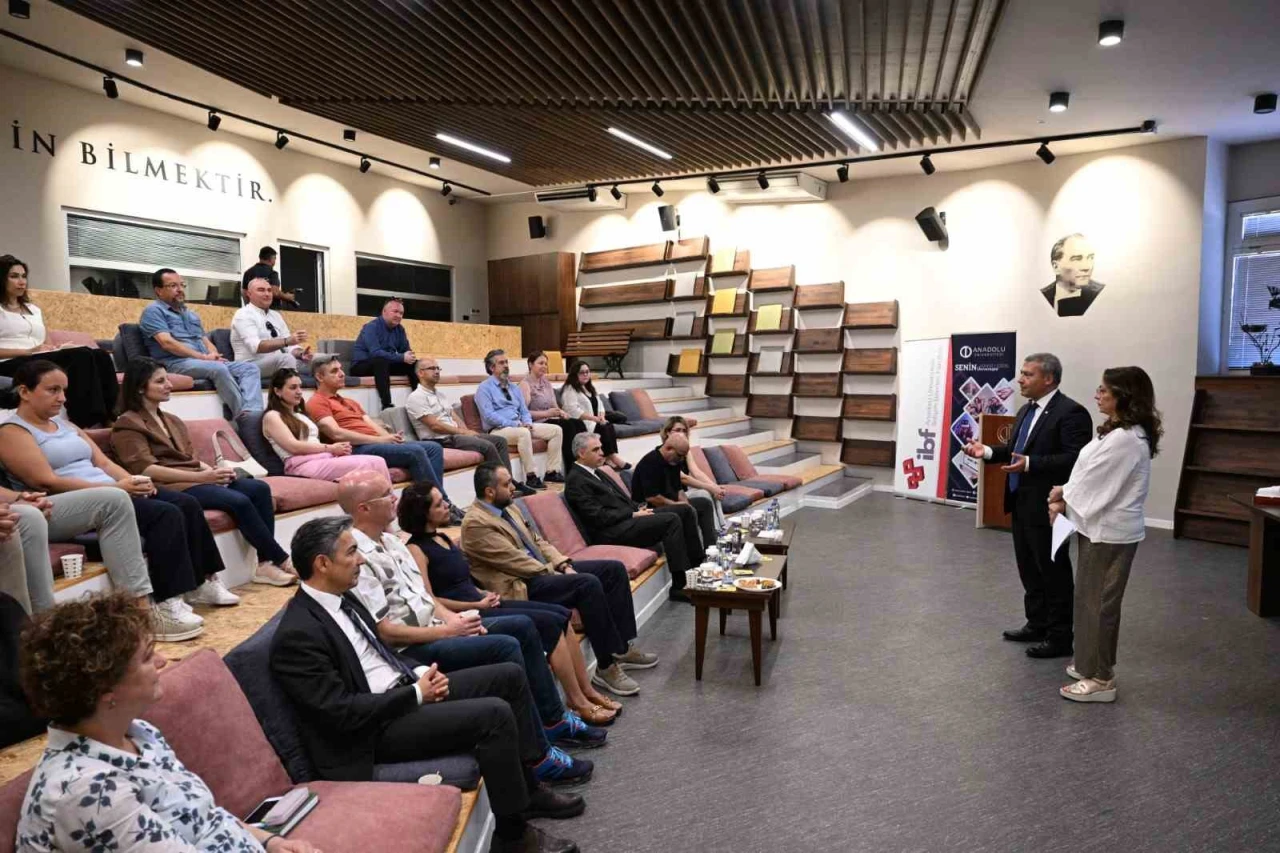 Rektör Adıgüzel, Kalite Komisyonu'nun Yılsonu Toplantısına Yoğun Katılım Gösterdi