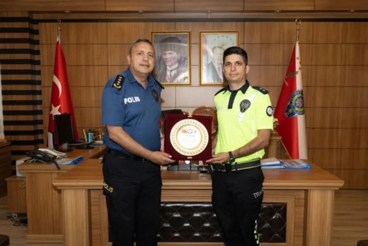 Komiser Fatih Sanay'a Başarılarından Dolayı Teşekkür Plaketi Takdim Edildi