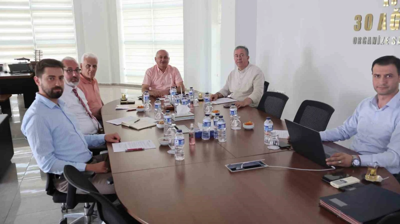 Kütahya'da 30 Ağustos Organize Sanayi Bölgesi'nde Yönetim Kurulu Toplantısı gerçekleştirildi