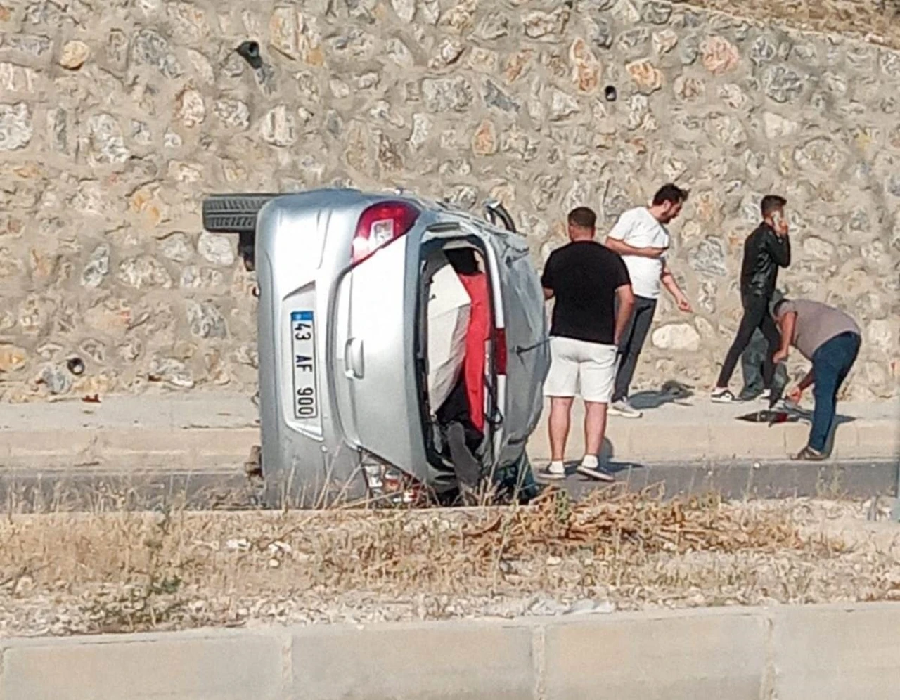 Kütahya'da Gerçekleşen Kazada Takla Atan Sürücü Yaralandı