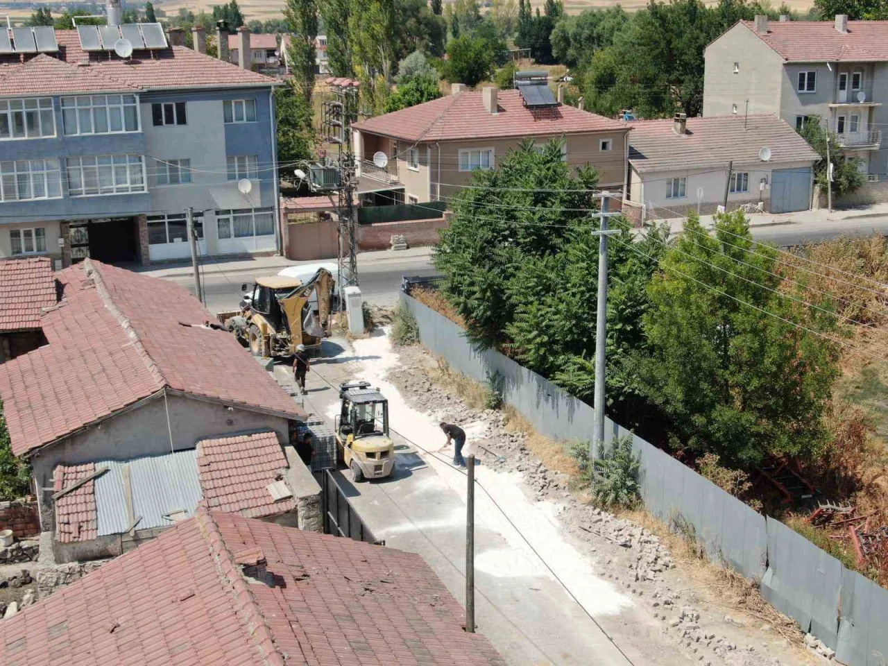 İnönü Belediyesi’nden Oklubalı Mahallesi’nde kilitli parke taşı çalışması