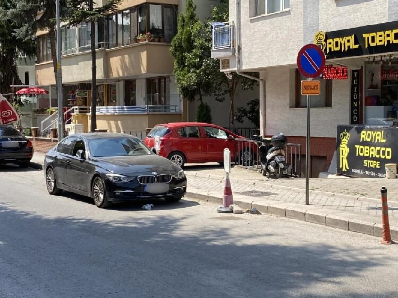 Akarbaşı'nda Park Yasağına Rağmen Trafik Sorunları Devam Ediyor