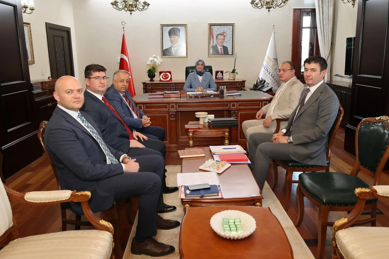 Vali Yiğitbaşı'nın Yönetiminde Değerlendirme Toplantısı Gerçekleştirildi