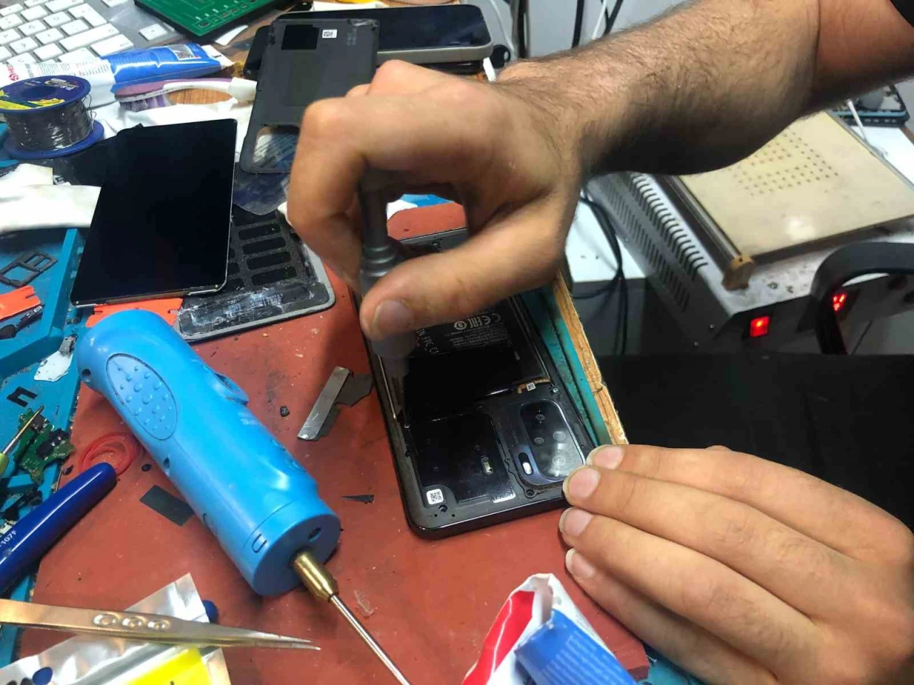 Sıcak Hava Cep Telefonu Bataryalarını Vurdu, Masraf Büyüyor”