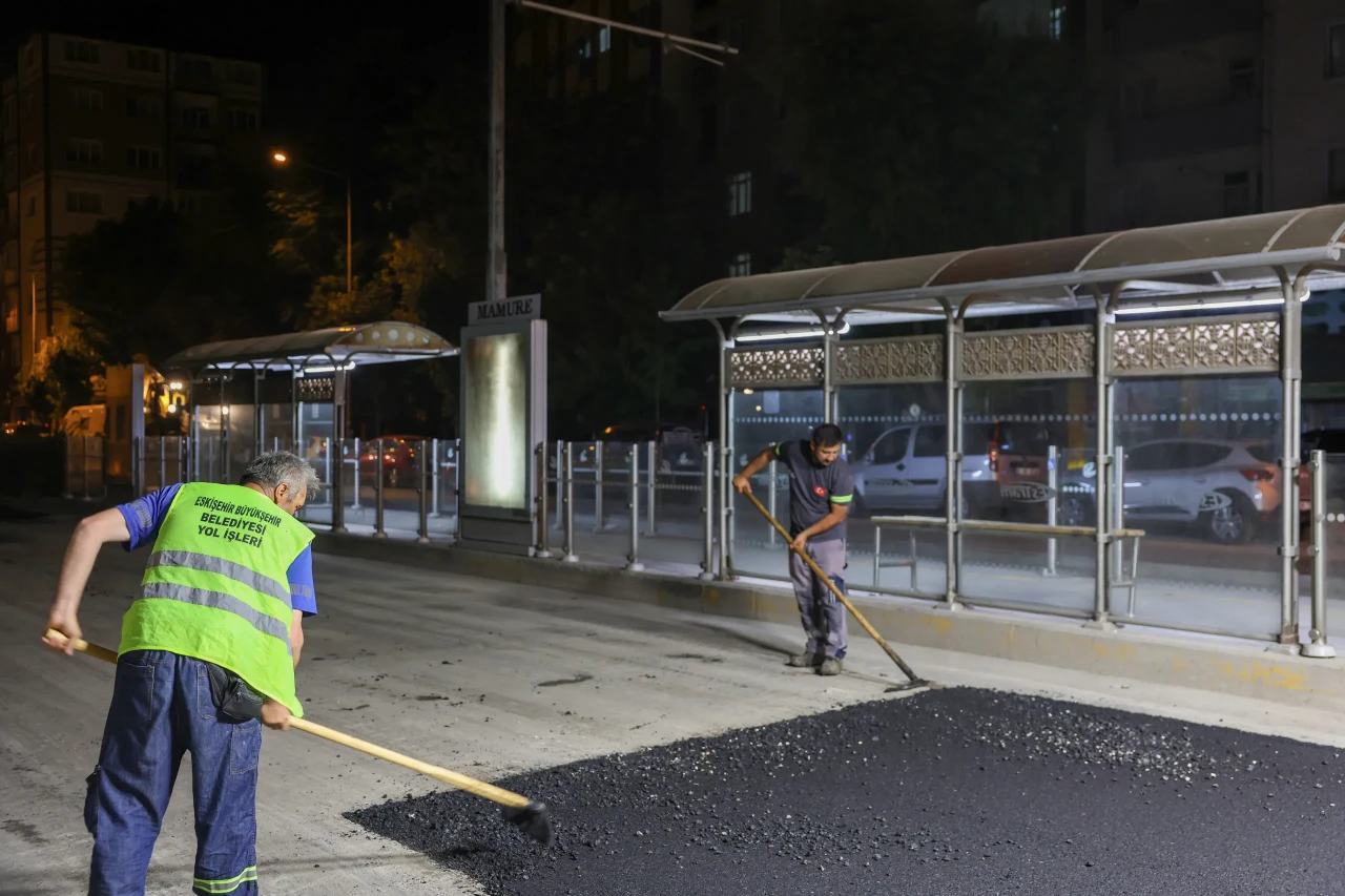 Eskişehir’de Yol Çalışmaları Gece Gündüz Sürüyor