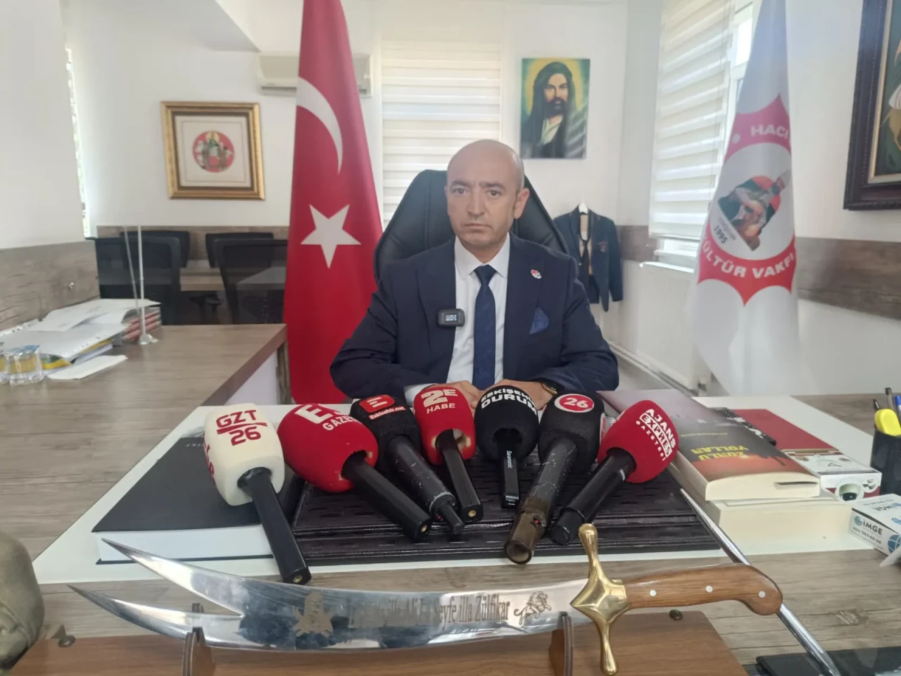 Cemevine kurulan baz istasyonu tartışmasına Vakıf Başkanı’ndan ilk açıklama