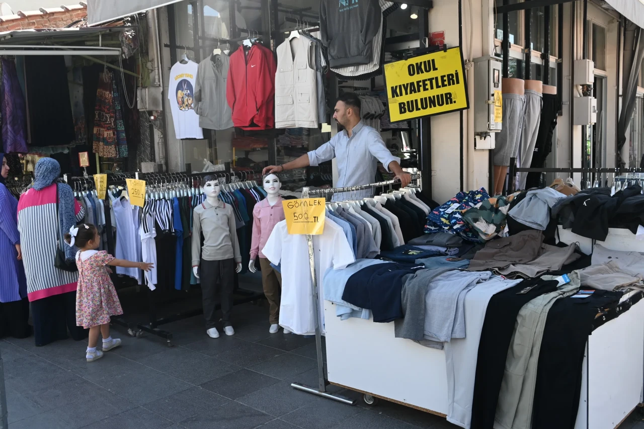 Okul Kıyafetlerinde Sezon Açıldı