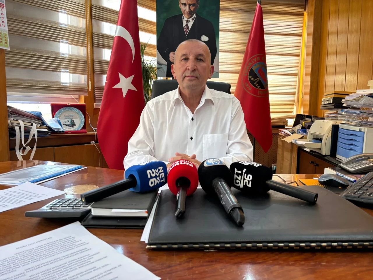 Emeklilerden Ekmek Zammına Tepki: “Geçim Yoksa Seçim Var”